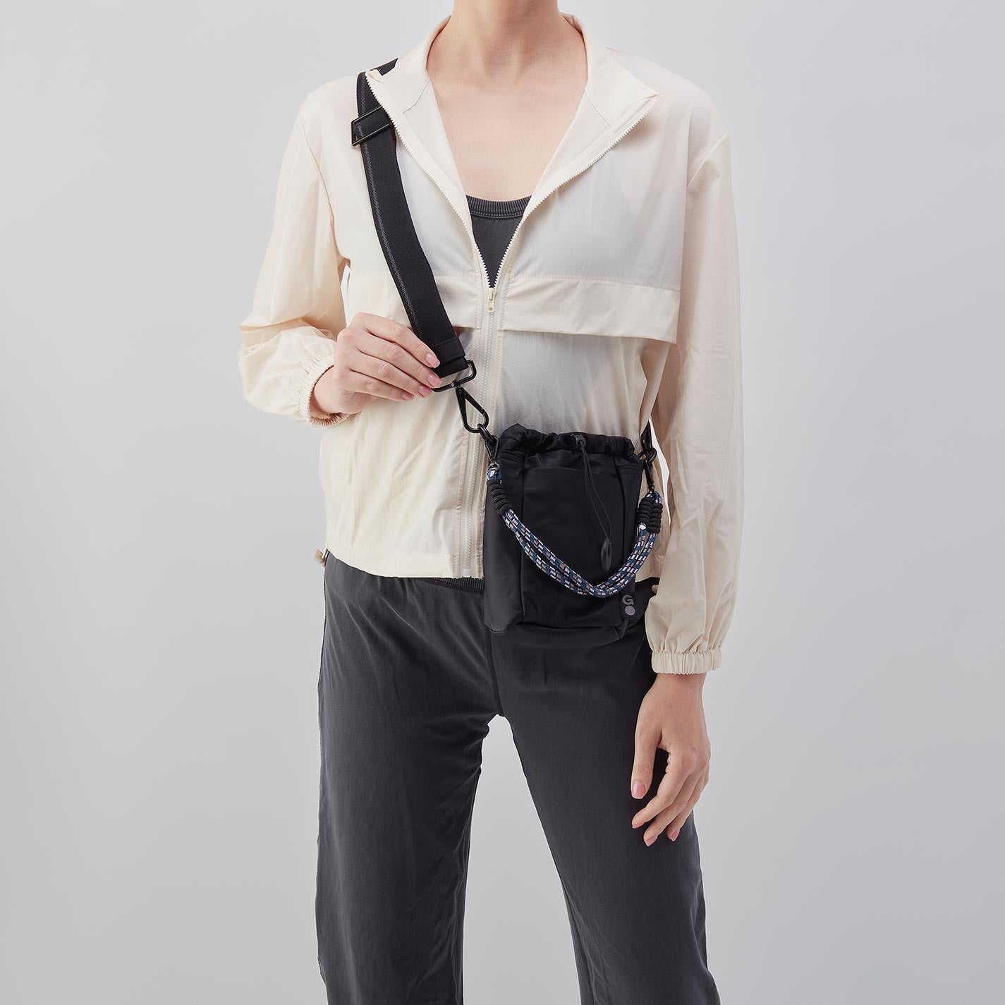 QUICK CINCH CROSSBODY in CaRefiber recycled nylon - Teal - Image 5