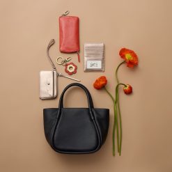 Alternative view of Euro Slide Card Case In Metallic Leather - Cameo Quartz