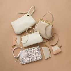 Alternative view of Tabby Earbud Case In Pebbled Leather - Birch