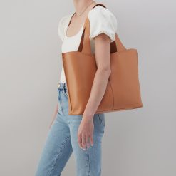 Alternative view of Vida Large Tote in Micro Pebbled Leather - Biscuit