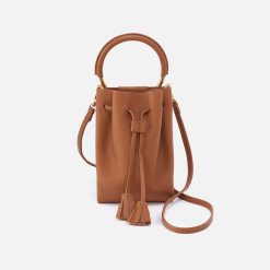 Eden Phone Crossbody In Pebbled Leather - Warm Honey