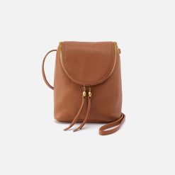 Fern Crossbody in Pebbled Leather - Warm Honey