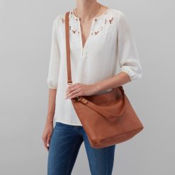 Alternative view of Pier Shoulder Bag in Pebbled Leather - Cashew