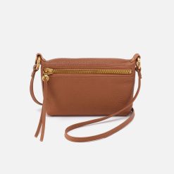 Run About Crossbody In Pebbled Leather - Warm Honey