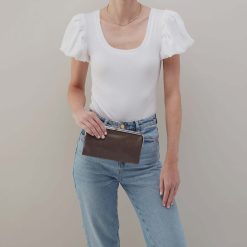 Alternative view of Lauren Clutch-Wallet in Polished Leather - Hearthstone