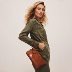 Alternative view of Sable Wristlet in Polished Leather - Truffle