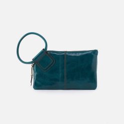 Sable Wristlet in Polished Leather - Wild Bluegrass