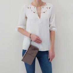 Alternative view of Evolve Wristlet in Polished Leather - Hearthstone